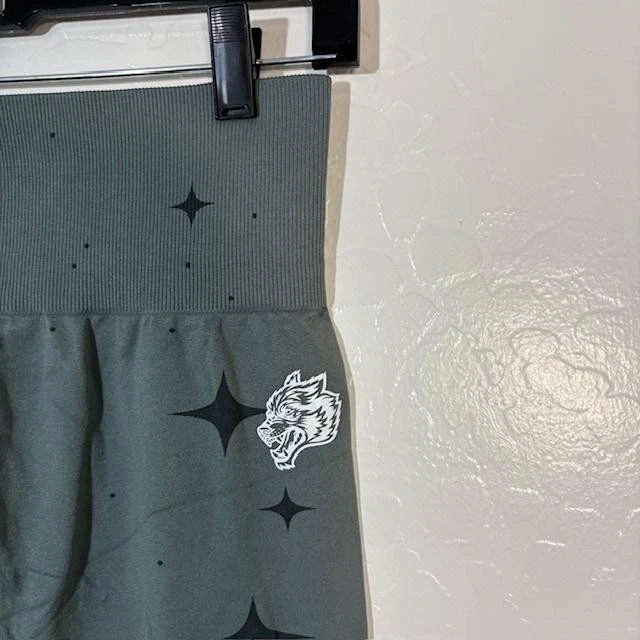 Leggings deportivos Darc para mujer gris medio cintura alta gráfico de lobos Foto 2 de 4