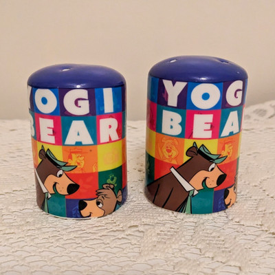 Vintage Yogi Bear Ceramic Salt & Pepper Shaker Set, Multicolor Round Blue