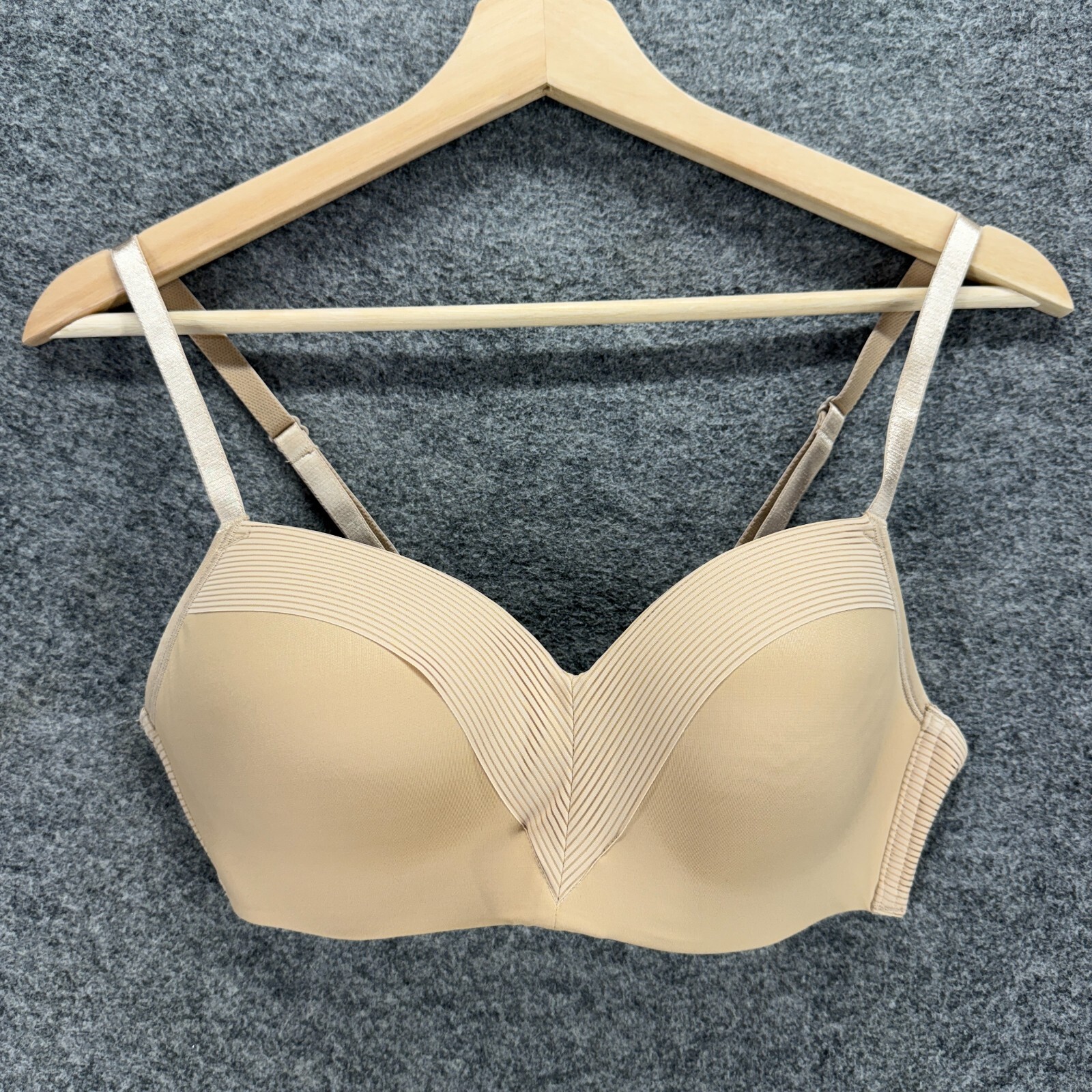 Soma Bralette Bra Women 34C Beige Push Up Opaque Wireless Lined Hook & Eye Nylon-image