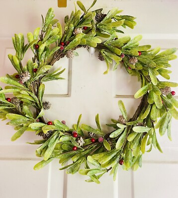 Merry Mistletoe Christmas Farmhouse Wreath 20  