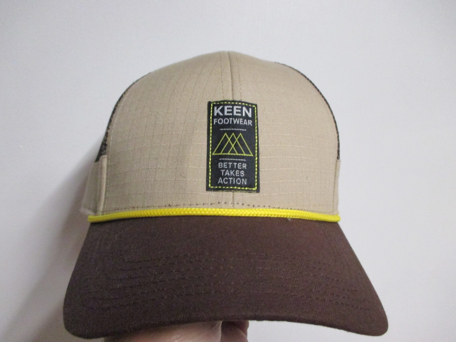 KEEN CAPPELLO DA BASEBALL A SNAPBACK DA UOMO (REGOLABILE) NUOVO CON ETICHETTE BEIGE E MARRONE CON TOPPA