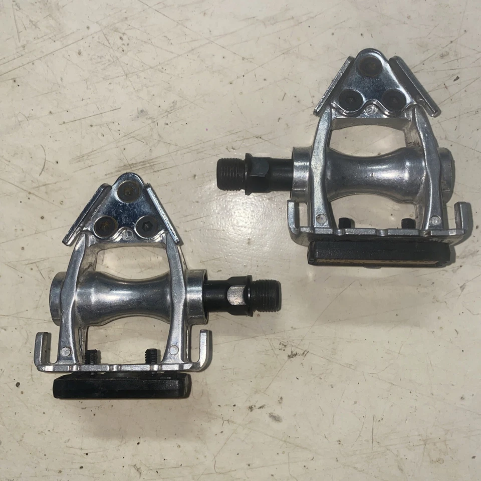 Wellgo LU-209 Road Bike Aluminum 9/16" Toe Clip Pedals Silver Bicycle - Image 2 of 4