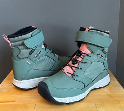 KEEN Kids Girls Dark Forest/Rose Elegance Skua Winter Boots US 3 Youth NWOB