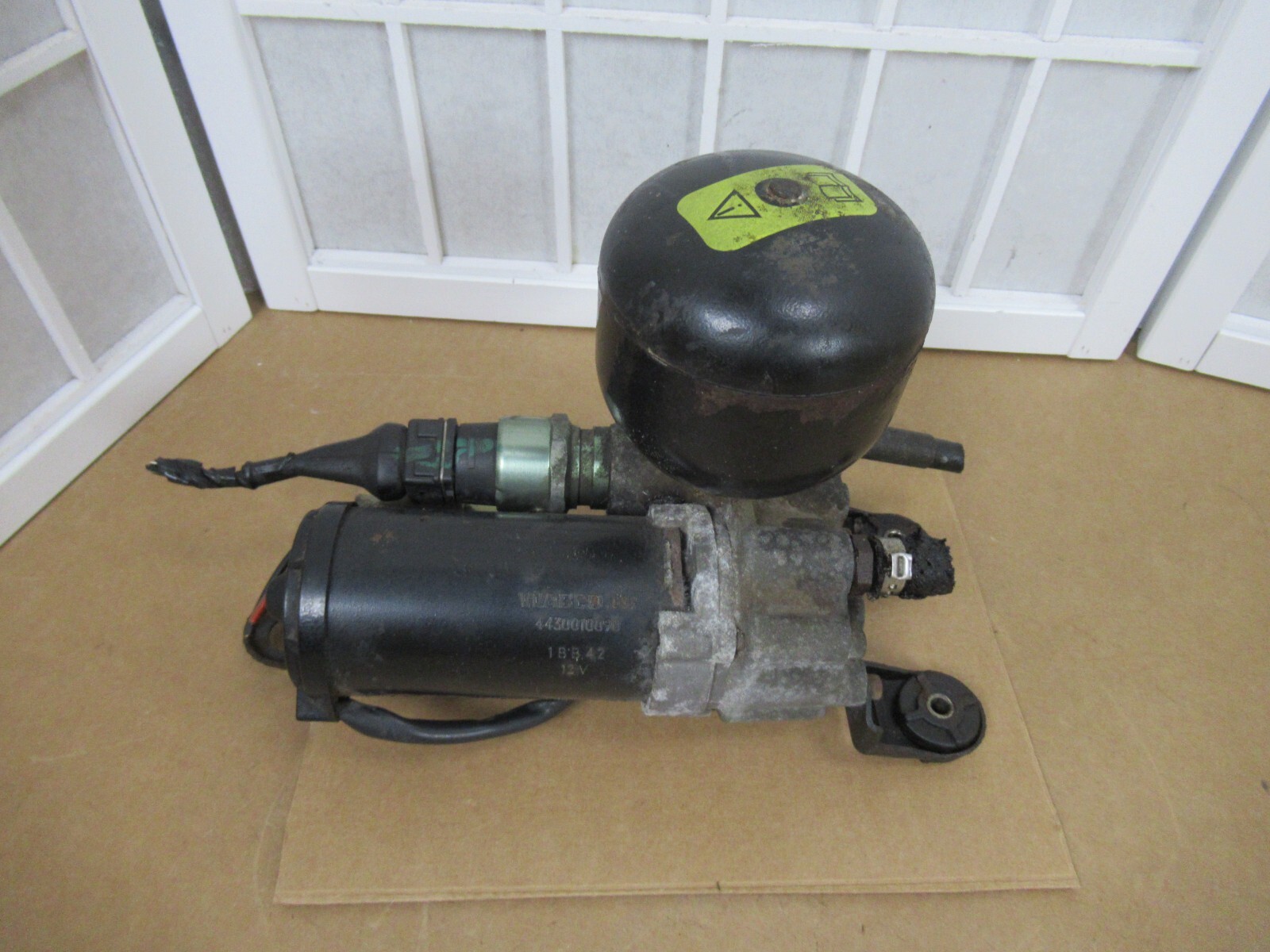 9502 Range Rover 4430010020 P38 ABS Brake Pump Accumulator WABCO HSE