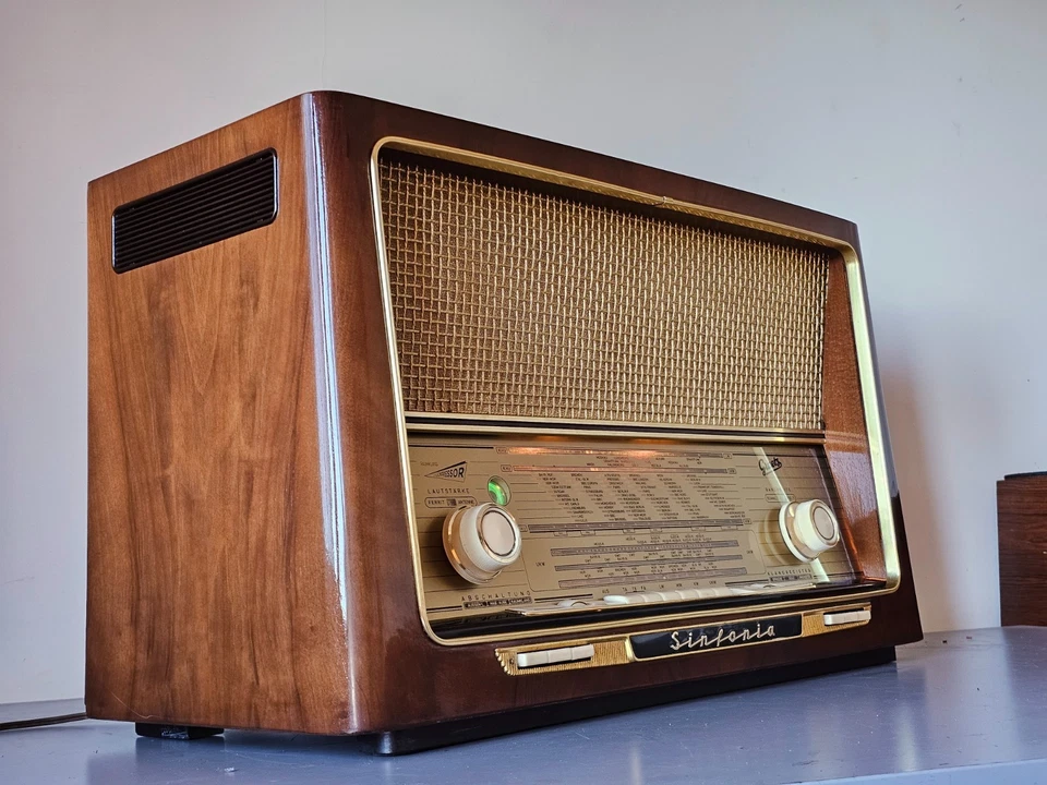 RADIO GRAETZ TUBERÍA, MODELO SINFONIA 522. UN AÑO DE GARANTÍA (VER VÍDEO) Foto 4 de 4