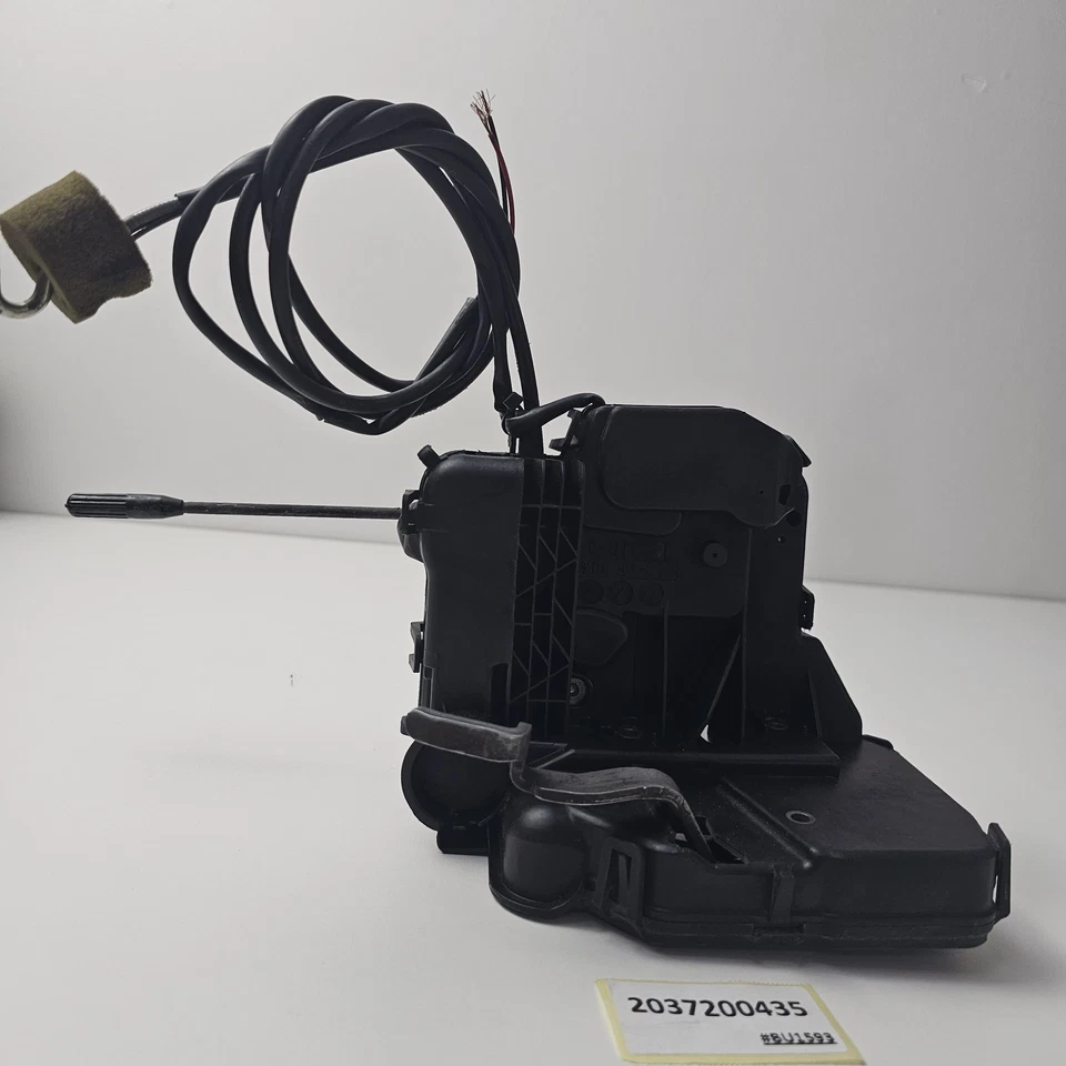 Mercedes-Benz C32 AMG 2001-2007 cerradura puerta actuador motor delantero derecho 2037200435 Foto 2 de 4