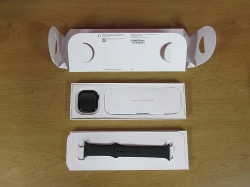 Apple Watch Series 11 46mm GPS Jet Black Case Black Sport Band M/L MEUX4LW/A