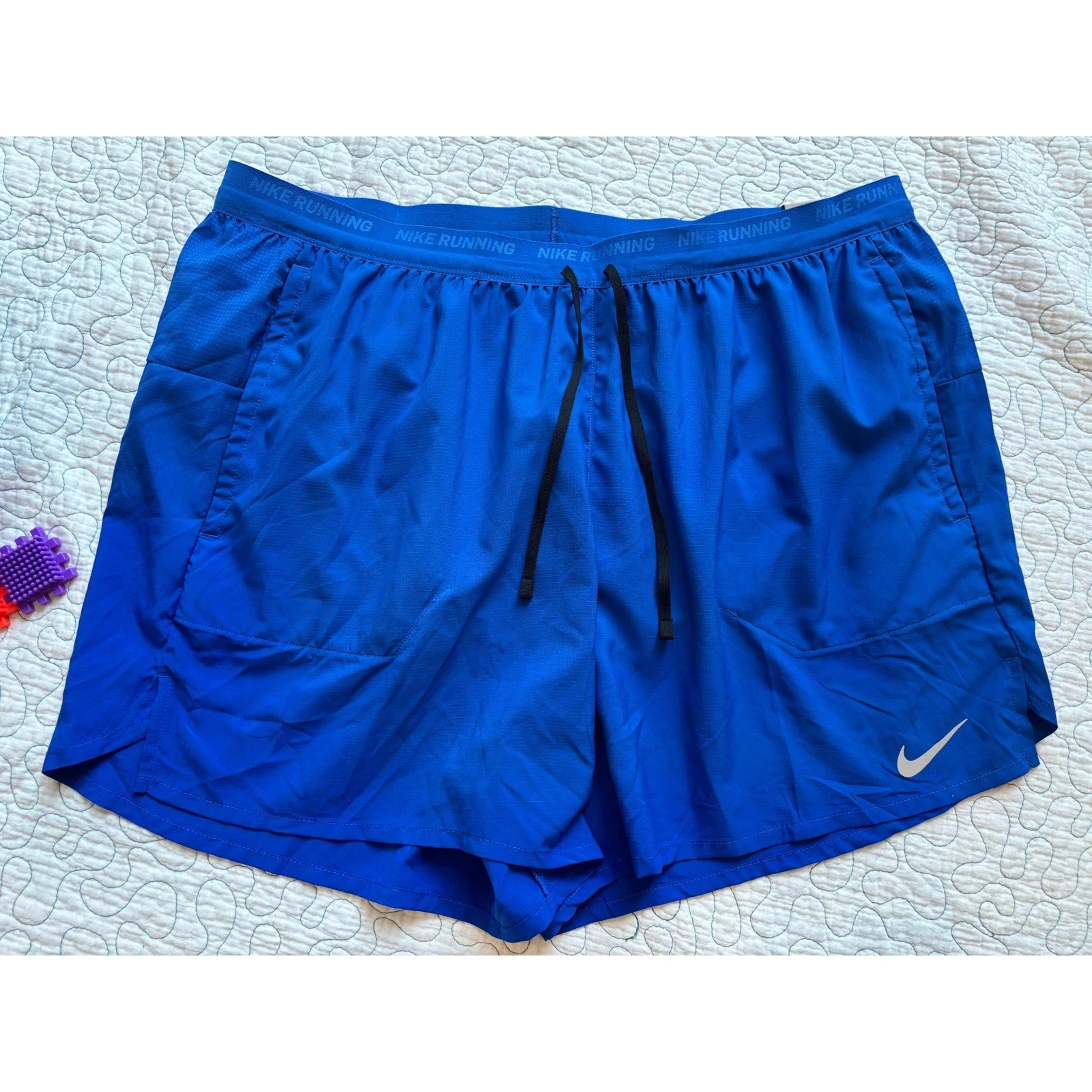 Nike Stride Mens 5 Inch Running Shorts Royal Blue XXL
Opens in a new window or tab
