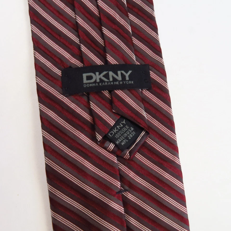 Corbata DKNY roja gris blanca a rayas diagonales para hombre 57x3,25 Preppy clásica Foto 3 de 4