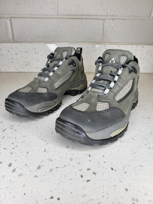 Vasque 7455 Olive Outdoor Lace Up Hiking Trail Shoes  Vibram Sole Womens Size 9M