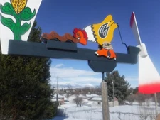 NEW Handcrafted Whirligig CHICKEN PECKING WORM Outdoor Wind Spinner Garden/Patio