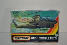 ANCIENNE  MAQUETTE MATCHBOX BELL HUEYCOBRA ( attention manque verriere )  1:72 .