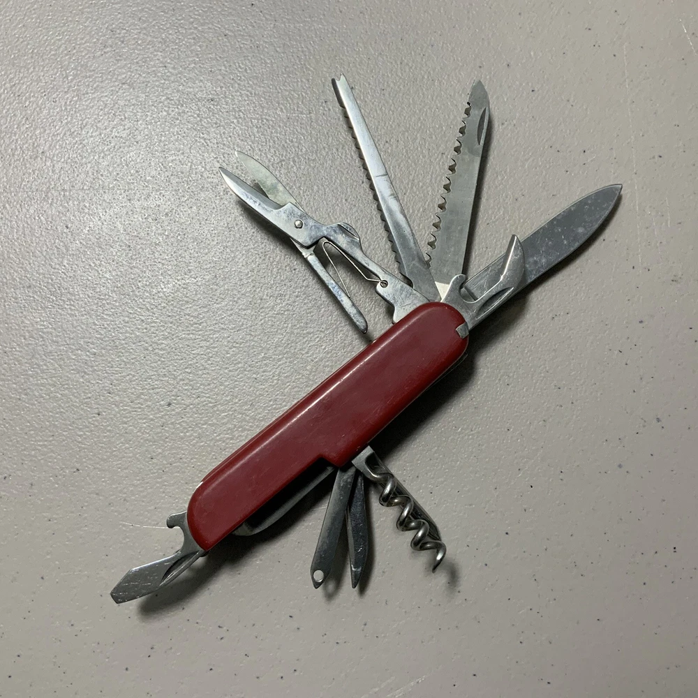 Multi-Tool Knives 2 Red Star-in-Q 15 Tools Pocket Screw File One Tool for Parts