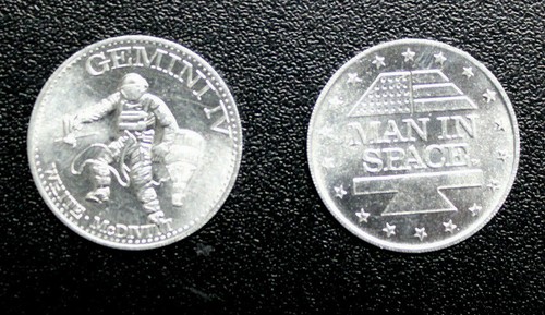 Man in Space SHELL GAS CONTEST 1969  GEMINI IV  WHITE MCDIVITT   USA Aluminium  