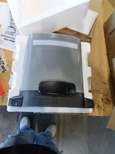 Blütezeit 1400lb Chain Gate Opener w/WiFi & Battery & 20W Solar Panel - Used