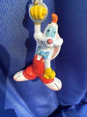 VINTAGE ROGER RABBIT IN HANDCUFF KEYCHAIN FOB - GREAT CONDITION