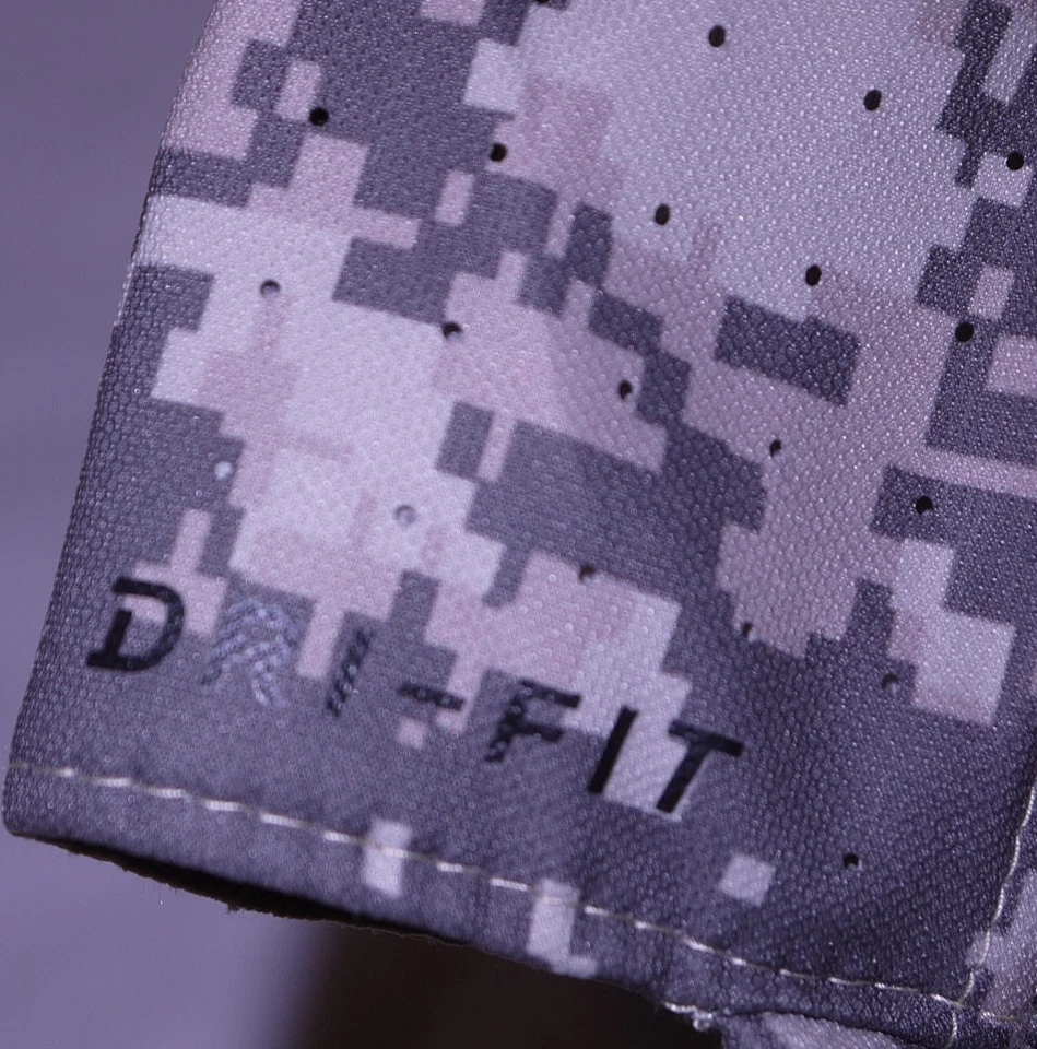 BNWOT NIKE Salute to Service Sideline MICHIGAN WOLVERINES Fitted Cap 7-7/8 - Image 4 of 4