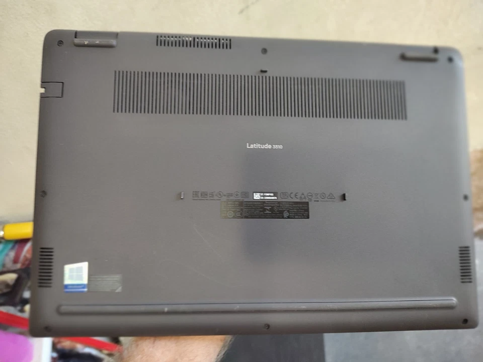 Dell Latitude 3510 · i5-10210U · 8GB · 256GB, foto 4 di 5