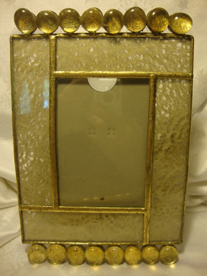 Marco de fotos vintage raro de diamantes de imitación de metal dorado contiene imagen 401 de 3,5" x 5" Foto 3 de 4