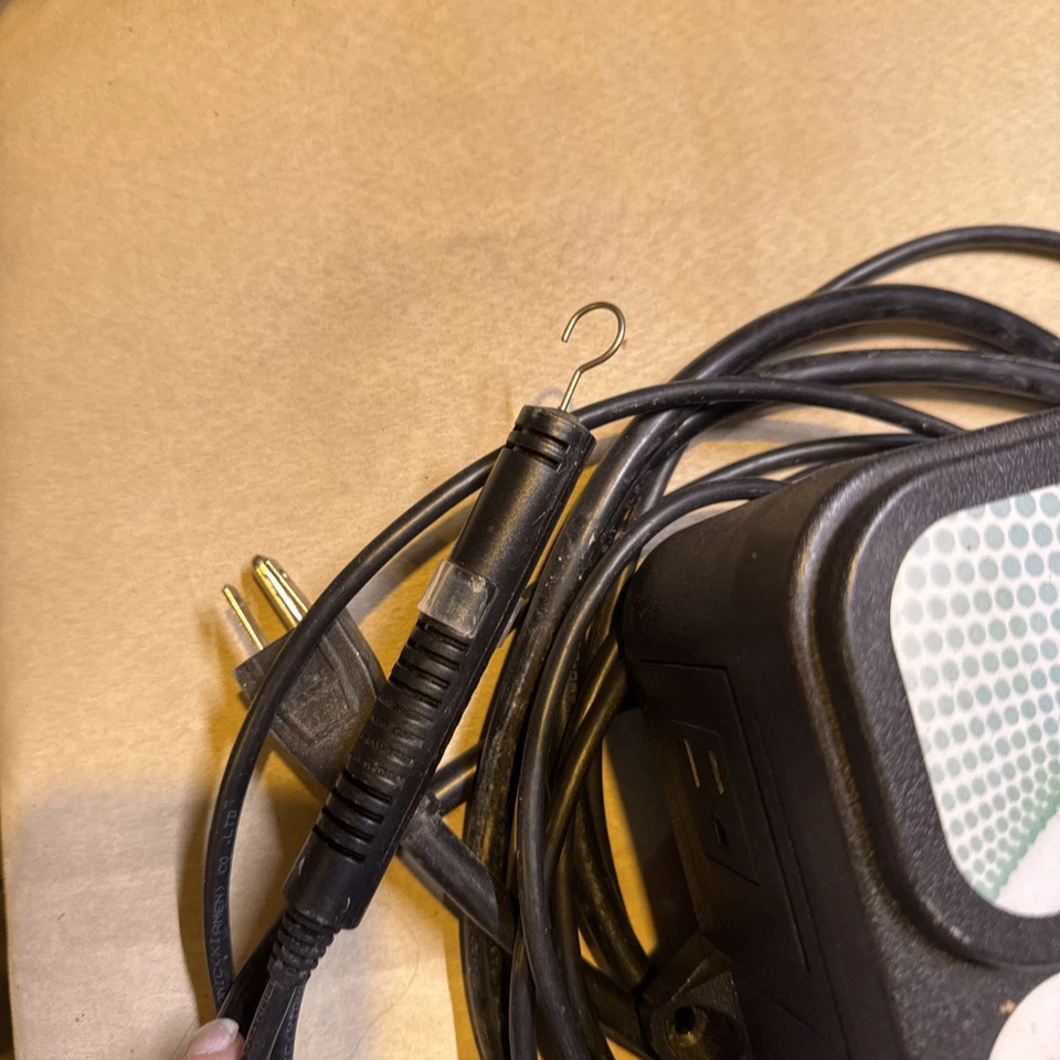 titan controls Saturn 5 Digital Environmental Controller, Classic Series - Image 2 of 4