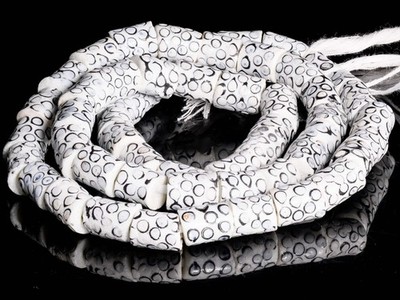 Recycled Glass Beads from Ghana - white / black / grey dot pattern - M00348