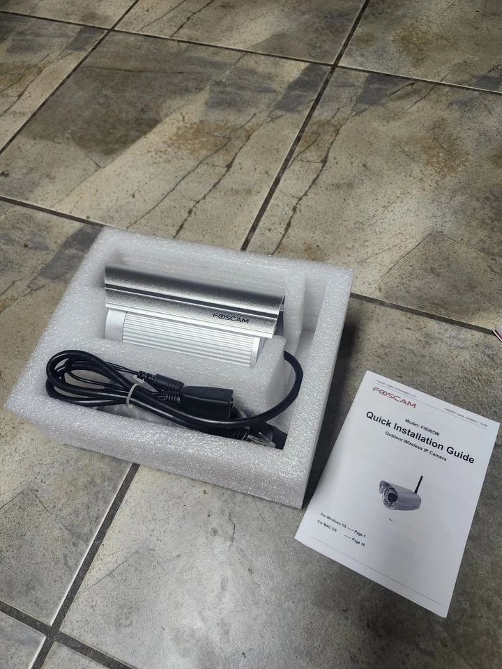 Foscam FI8905W IP Wireless / Wired Camera  Wi-Fi - Image 2 of 3