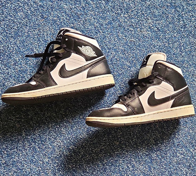 Nike Air Jordan 1 Mid Jungen Mid Top Sneaker Schwarz/Weiß EU 39 US 8 DV0991-101
