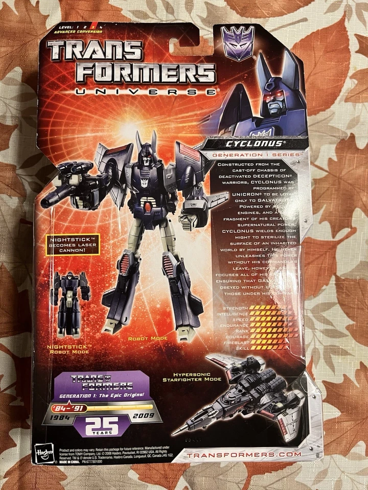 Hasbro Transformers Universe Deluxe Class Decepticon Cyclonus New Unopened - Image 2 of 4