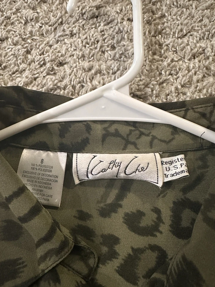 Kathy Che Vintage Women’s Button Up With Green Animal Print Long Sleeve Size 8 - Image 2 of 2