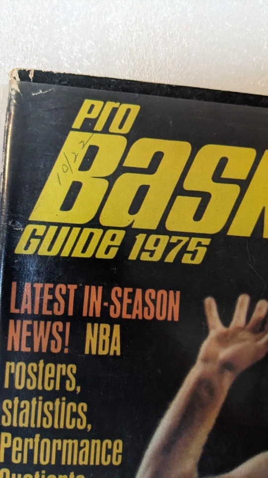 Guía de baloncesto profesional Kareem Abdul Jabbar 1975 *VF* Foto 3 de 3