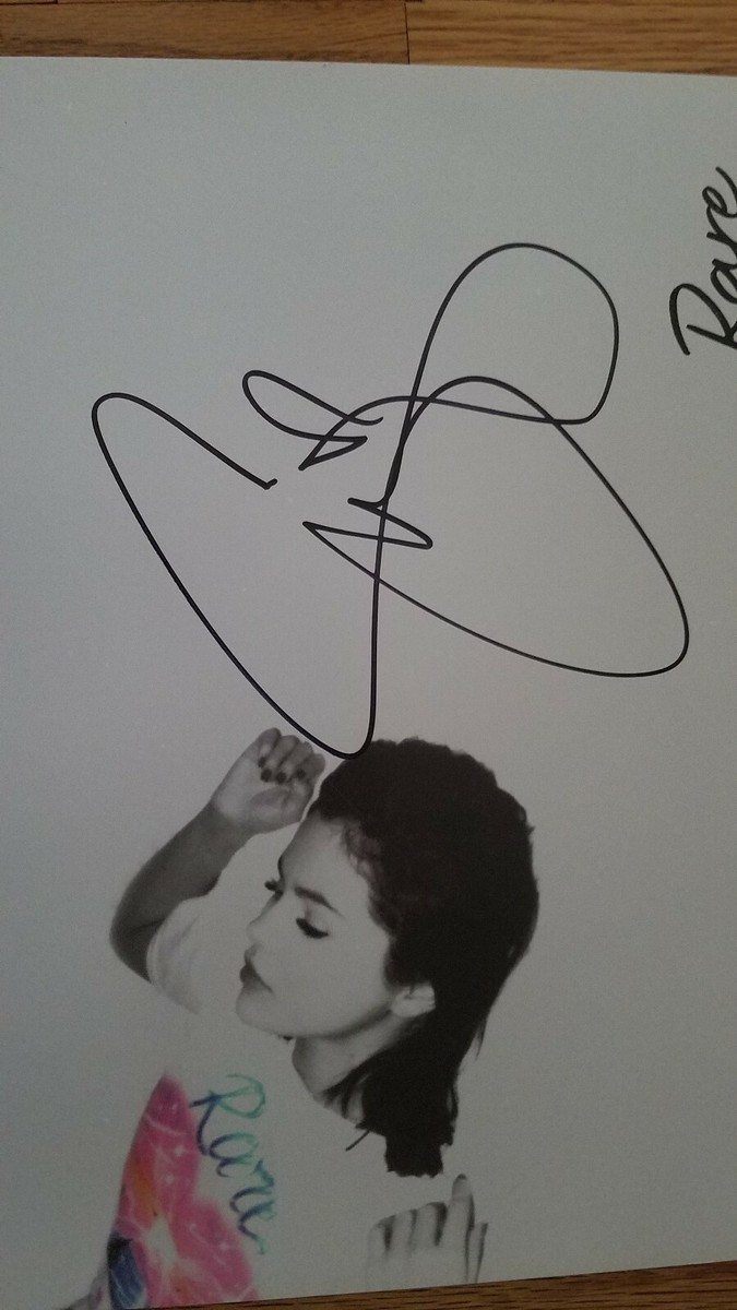 Selena Gomez RARE hand signed 12x12 photo and Vinyl - BRAND