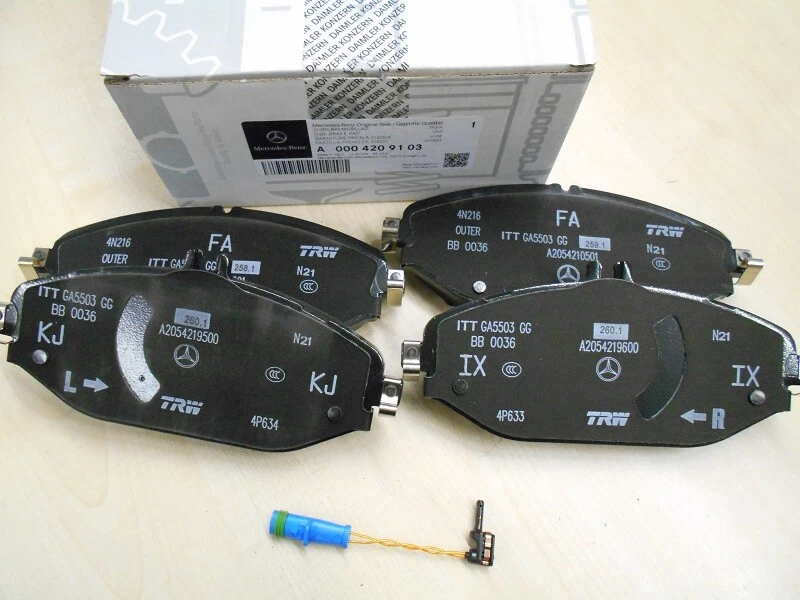 Mercedes-Benz original Bremsbeläge Belag m.Kontakt Vorderachse GLC  