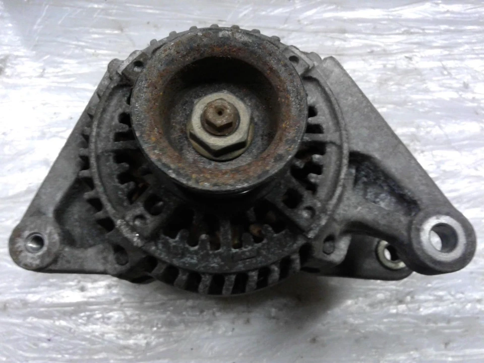 Used Alternator fits: 2001 Toyota Celica 1ZZFE engine Grade A Foto 3 de 4