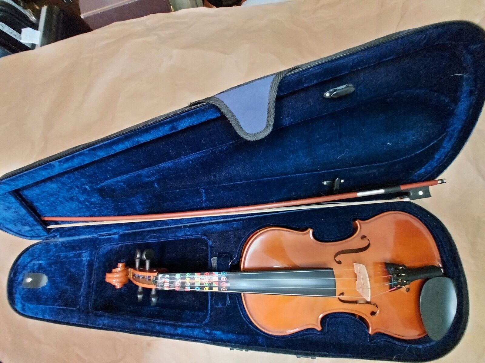De Villier VN443 sized 4/4 violin with bow and case. China. Very Good Condition