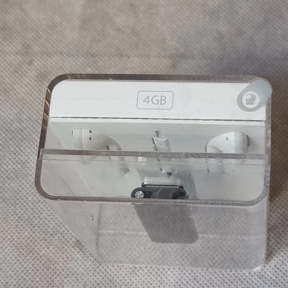 New Sealed Old Stock Apple iPod Shuffle 3rd Generation Black 2009 Rare - Image 3 of 4