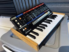 Roland Boutique JU-06A con tastiera K25M guance estremità rovere massello JUNO 60 JUNO 160