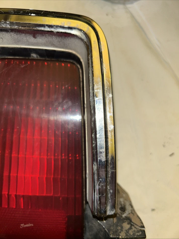 Luz trasera izquierda conductor 4 puertas sedán se adapta a 69 Oldsmobile Cutlass F85 17851 (leer) Foto 3 de 4