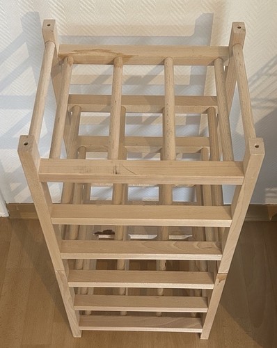Zwei IKEA Flaschenregal Hutten aus Holz - für 9 Flaschen