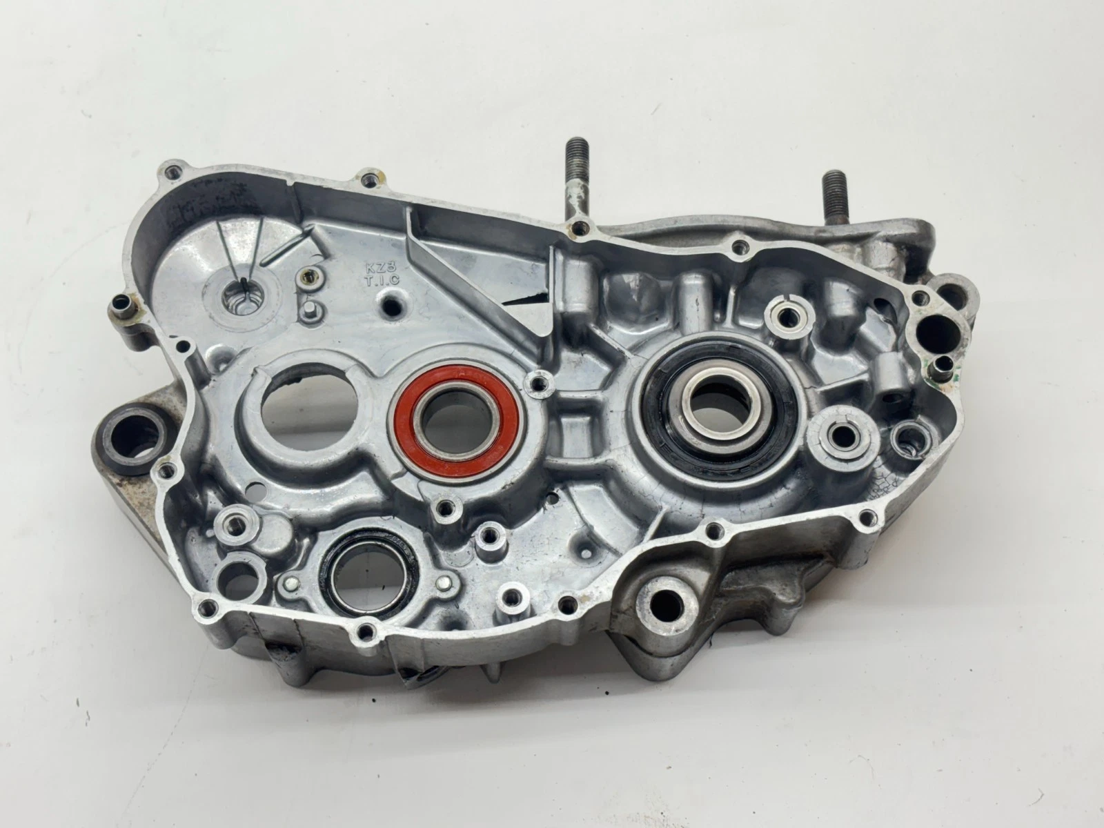 1999 Honda CR250R Right Side Engine Case Cover Crankcase Half End 11100-KZ3-305