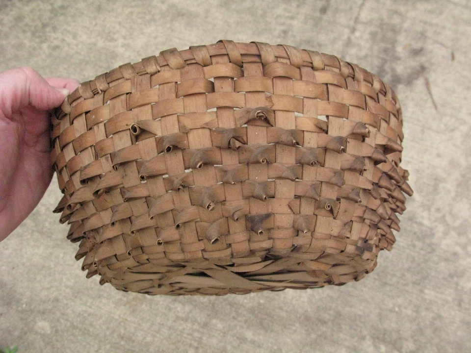 Antique Micmac basket Mi'kmaq fancy curlicue work ash Maine ca.1900 11x5in. - Image 4 of 4