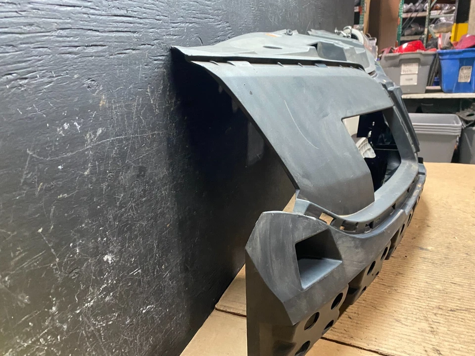 2013 to 2016 Lincoln MKT Grill Grille Support Panel G2868 PS - Image 3 of 4