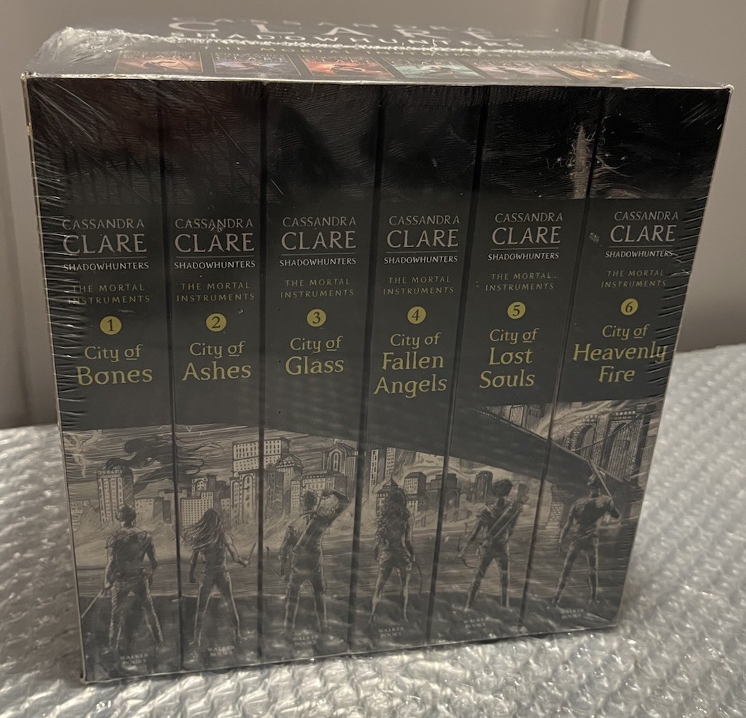 Cassandra Clare Shadowhunters The Mortal Instruments 6 Book Set 1-6 Paperbacks
