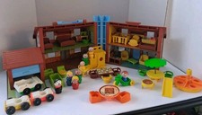 Vintage Fisher Price Little People Family Playhouse; EU