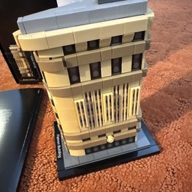 LEGO ARCHITECTURE: Flatiron Building, New York (21023)