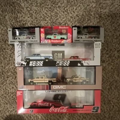 M2 Machines 1:64 Diecast Truck Lot (5) Coca-Cola/Sweethearts 1976 GMC