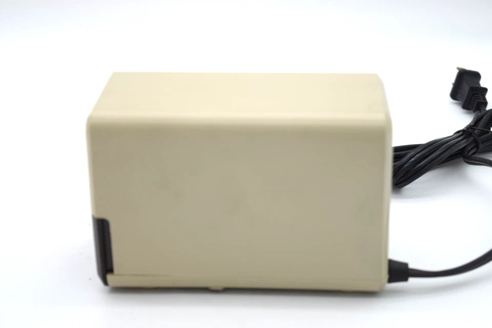 Afiador de lápis elétrico vintage BOSTON modelo 18 feito nos EUA testado e funcionando - Imagem 4 de 4