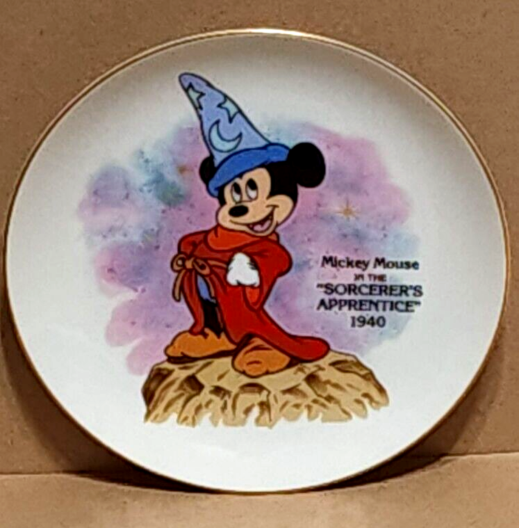 Disney World Sorcerer's Apprentice Mickey Mouse Collectors Plate