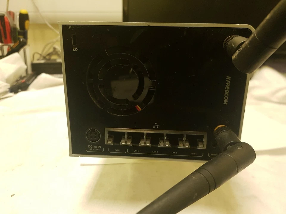 Freecom Data tank Gateway WLAN 1TB Wireless. 100% UNTESTED. - Image 4 of 4