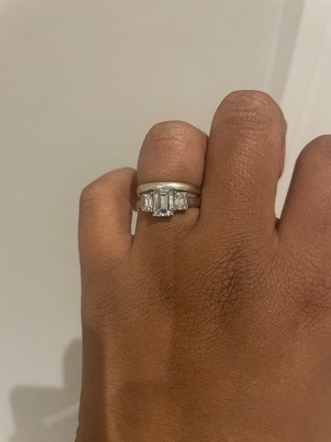 Emerald cut trinity diamond ring, great condition, size m - Picture 11 of 14