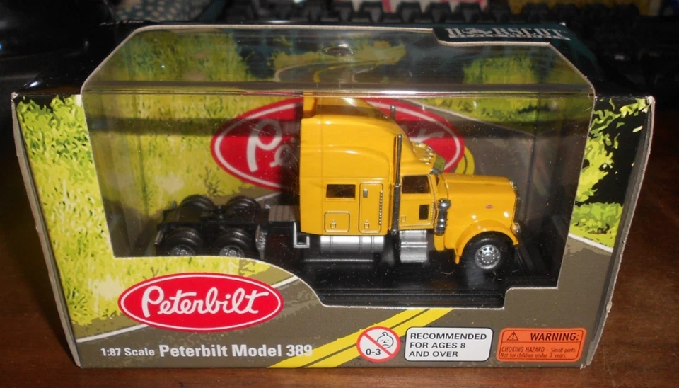 Camión miniatura de plástico Peterbilt 389 1:87 HO Logistics 4" nuevo en caja. Foto 2 de 3